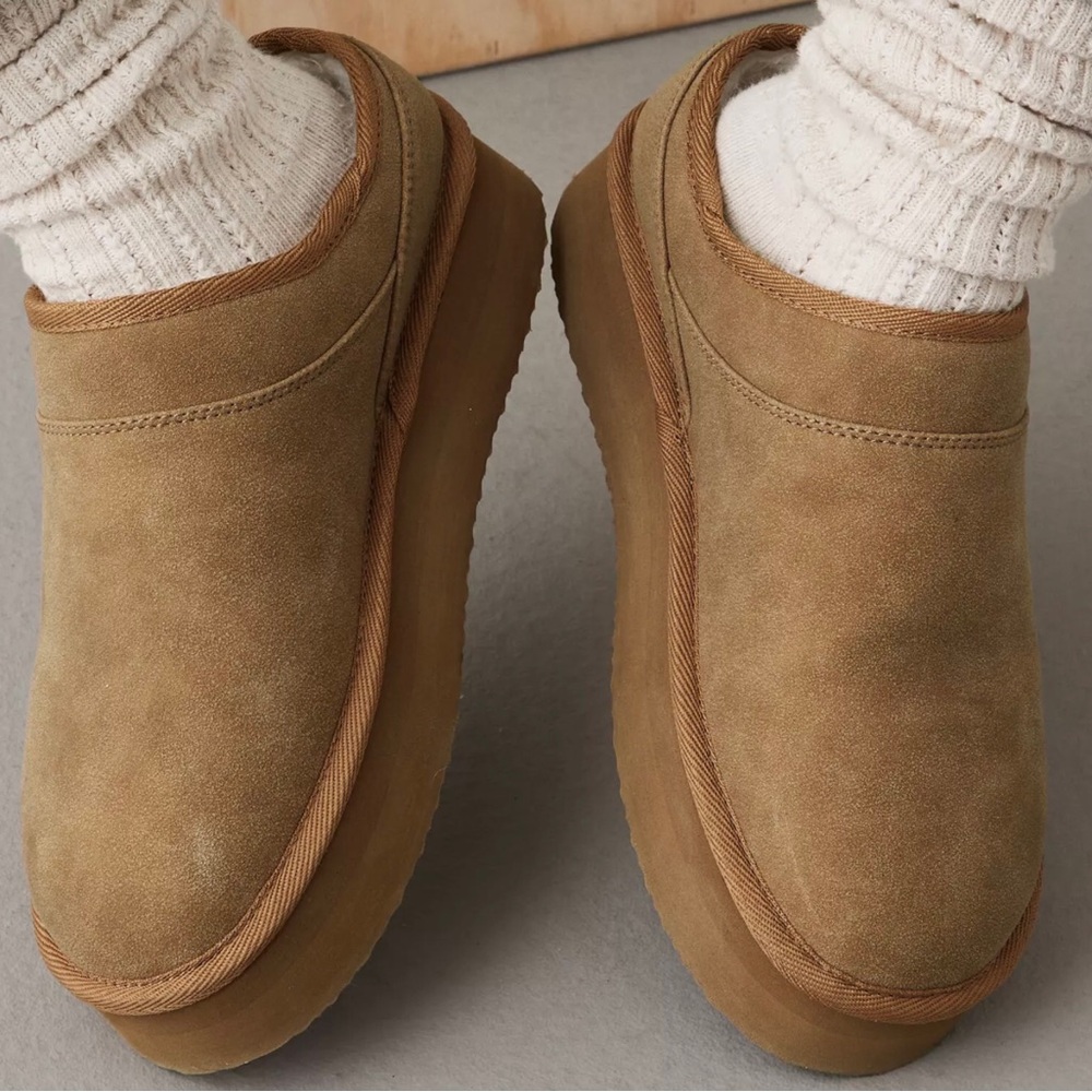 American Eagle The Hangout Slip-On Size 8